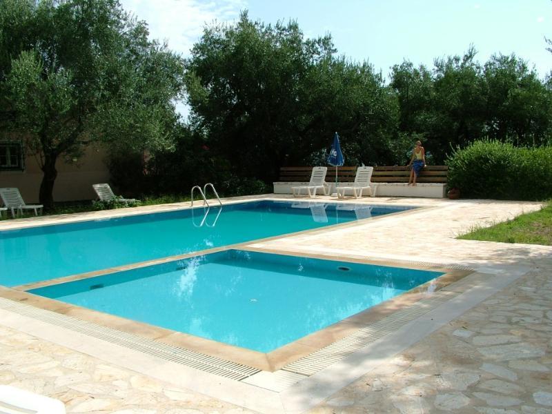 ניסקי Villa Stefanos Bungalows מראה חיצוני תמונה